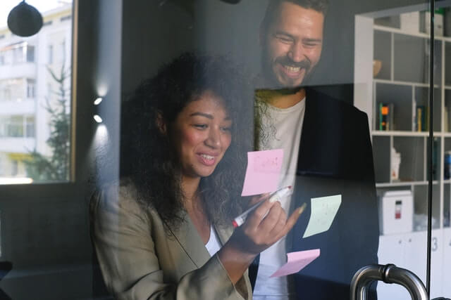 15 Knowledge Sharing Best Practices From Effective Hybrid & Remote Teams